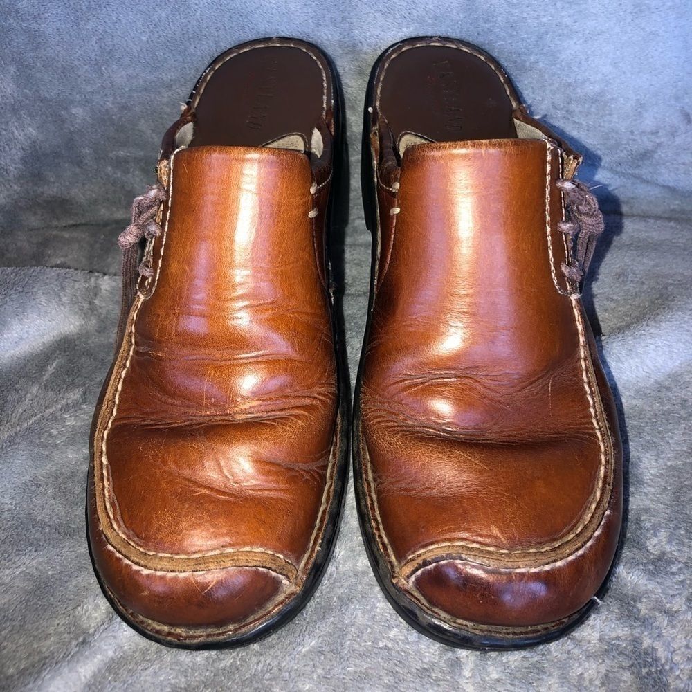 GUC Womens Approx 7 1/2-8 Eastland Leather Clogs